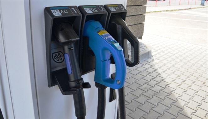 Ministerstvo opäť zadotuje nabíjačky pre elektromobily. Podmienky podpory sa zmenili